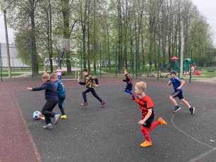 На благоустроенной в рамках федерального проекта территории  в Брянском районе провели спортивные состязания